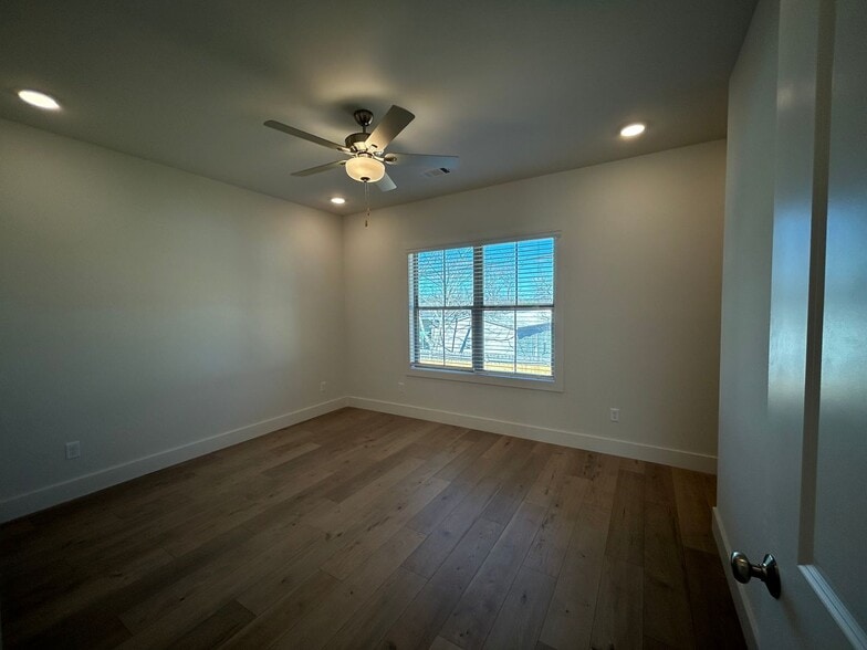 Building Photo - Brand New Townhome off Wire Rd, Close to Vet School and City Soccer Complex