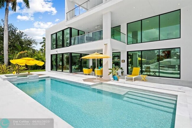 Building Photo - 401 Lido Dr