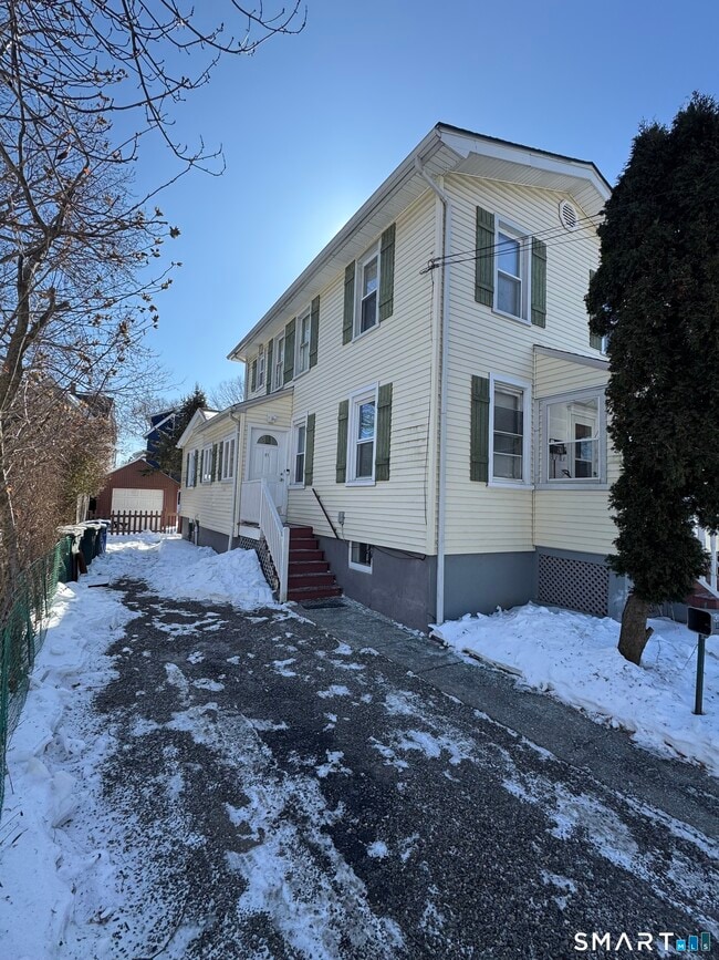 Building Photo - 67 Hanford Ave