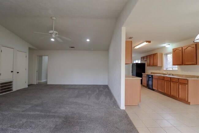 Building Photo - 5335 Cambridge Ln