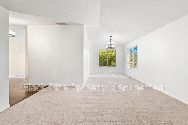 Building Photo - 2492 N Archery Way