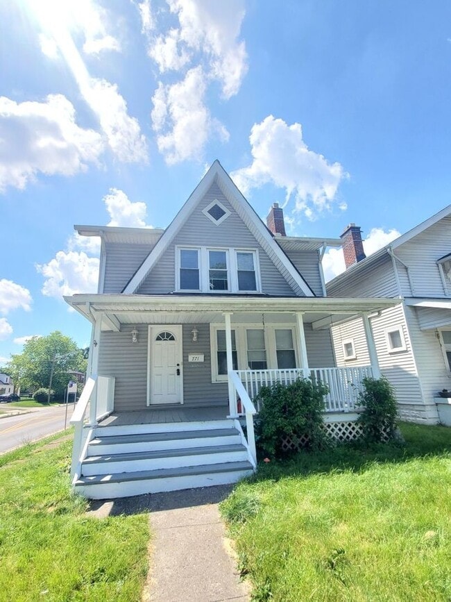 Primary Photo - 2 BEDROOM SINGLE FAMILY HOME