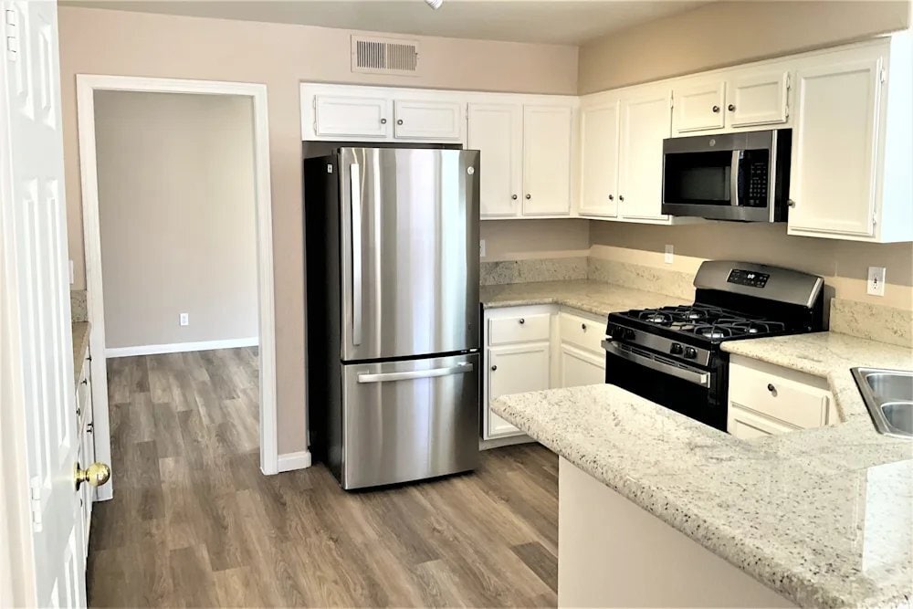 Building Photo - 3300 Hyannis Cir