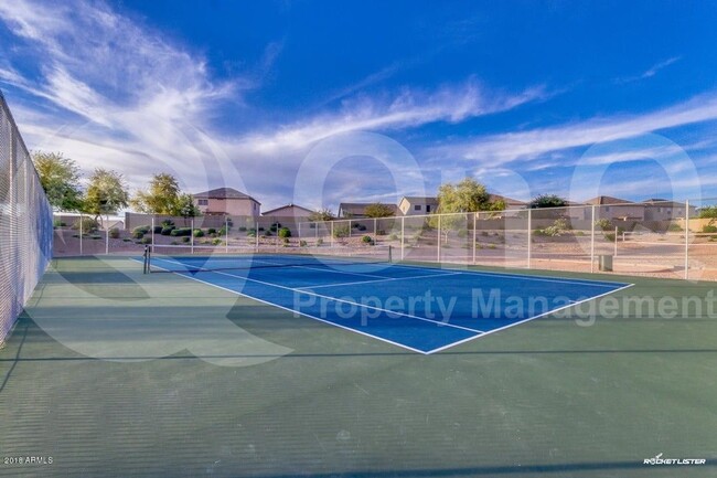 Building Photo - 4567 E Meadow Land Dr