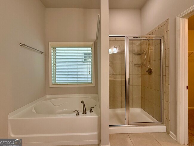 Building Photo - 5115 Breezewood Cir