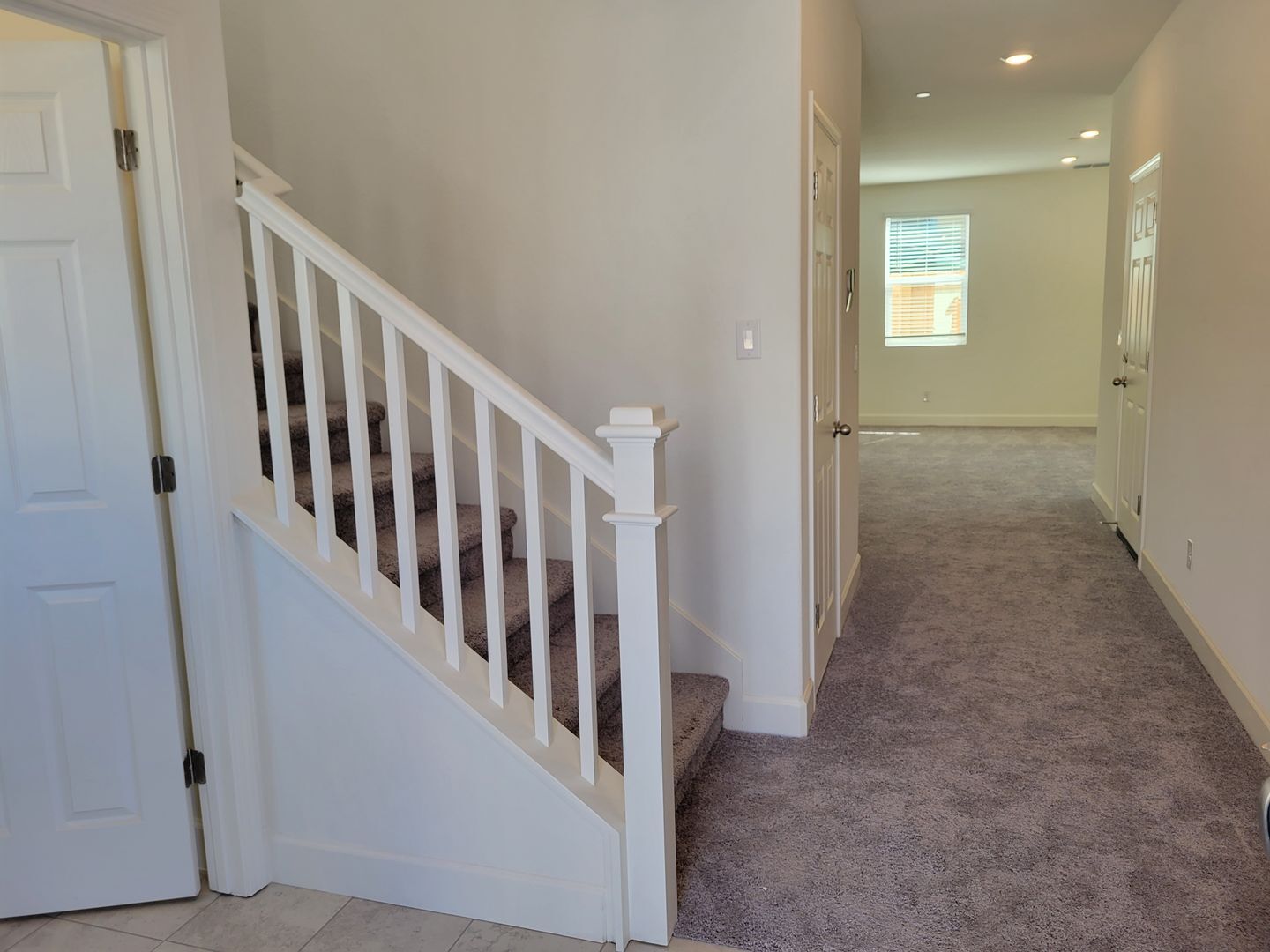 Building Photo - House:  3 Bedroom / 2.5 Bathroom - Rocklin