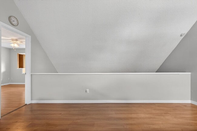Building Photo - Cozy 3 Bedroom Available in Tampa!