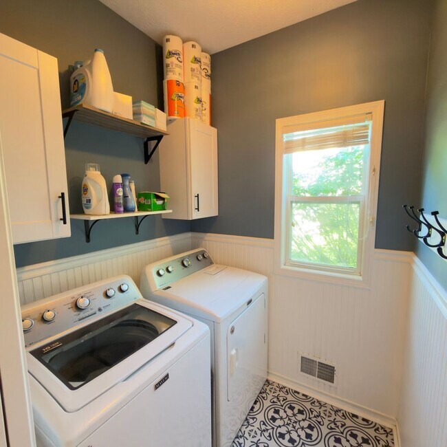 Building Photo - Single Family Home In The Desirable Cannon Farms Neighborhood!