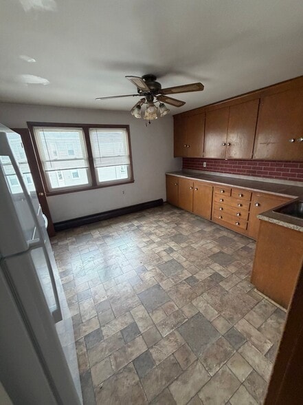 Building Photo - 100 Pilgrim Ave