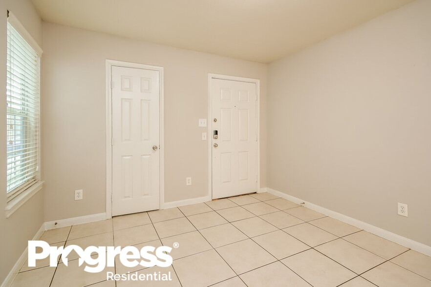 Building Photo - 4959 N Cancun Dr