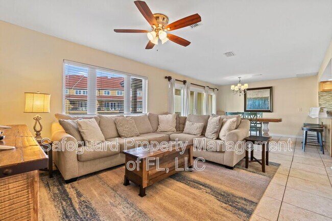 Building Photo - 1500 Via De Luna Dr
