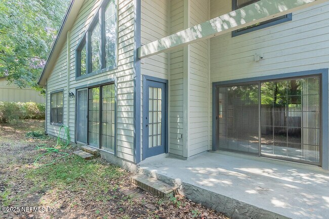 Building Photo - 3619 Bridgewood Dr