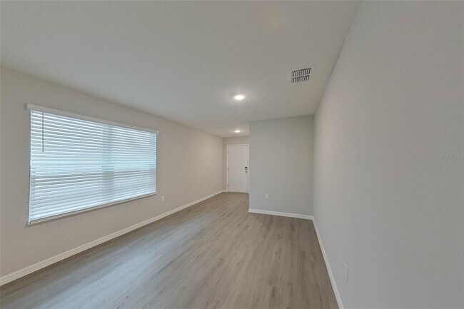 Building Photo - 8710 SW 44th Ct