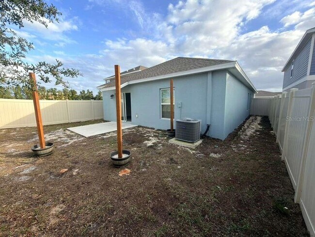 Building Photo - 207 Aqua Ave