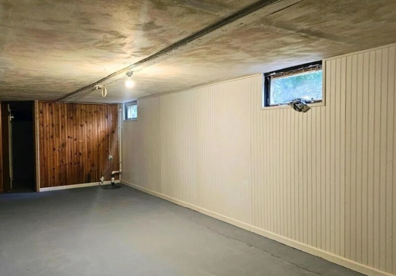 Building Photo - 229 Oak St