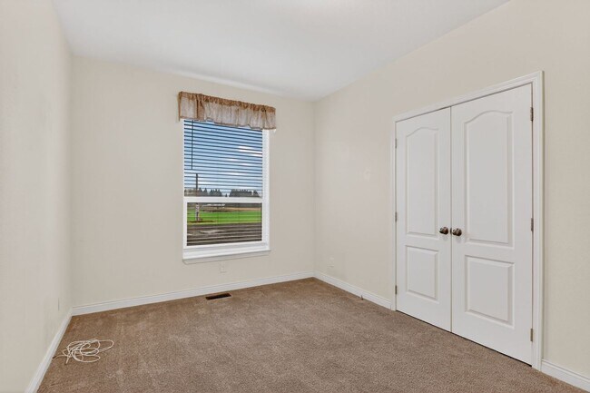 Building Photo - 6720 SW Minter Bridge Rd