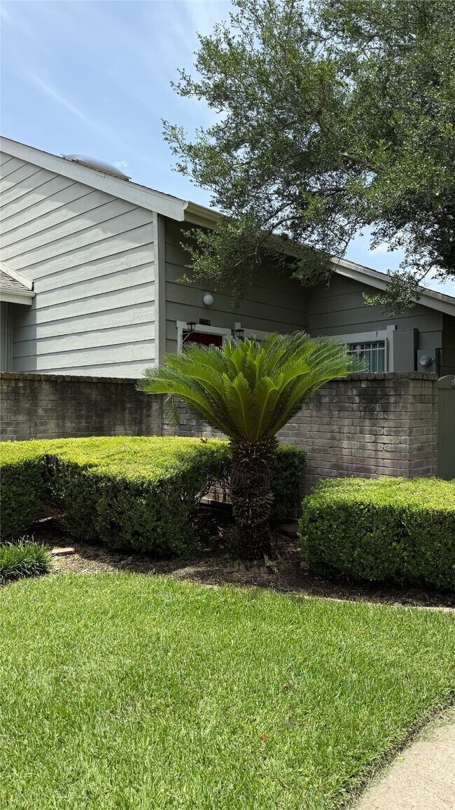 Building Photo - 12922 Wirevine Ln