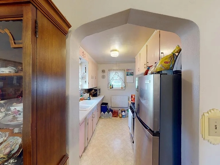 Building Photo - 430 Ulstad Ave