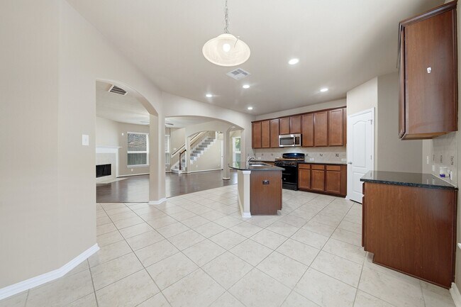 Building Photo - 2716 Sunshade Ct