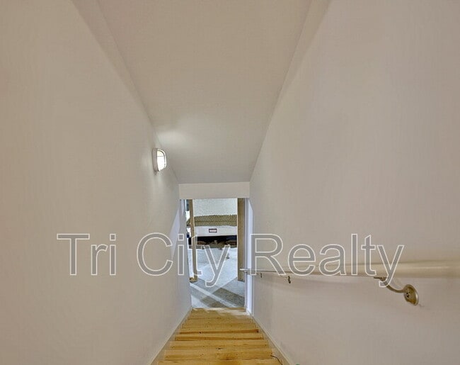 Building Photo - 175 Ridgeway Ct