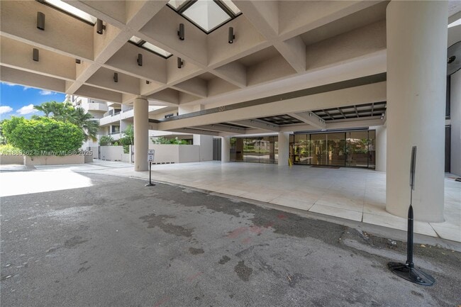 Building Photo - 201 Crandon Blvd
