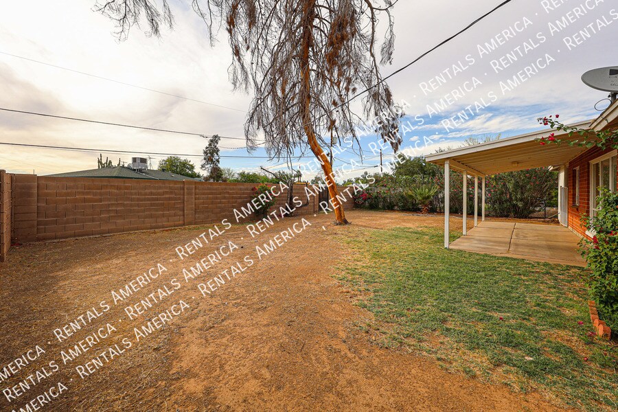 Building Photo - 3432 N 23rd Ave