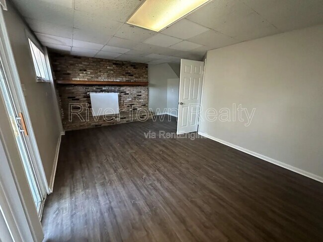 Building Photo - 3265 Hanna Dr