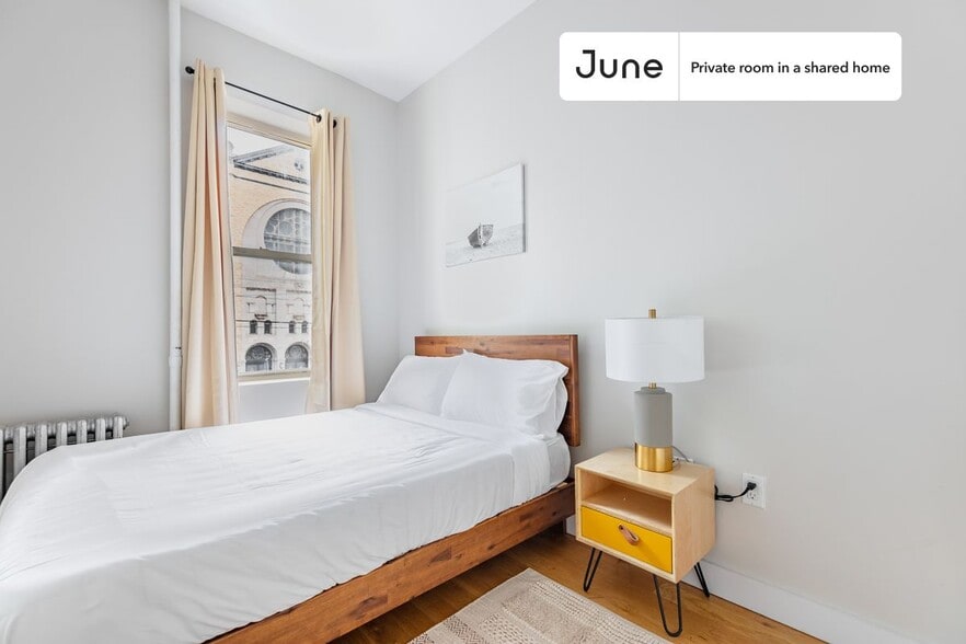 Primary Photo - Room in Shared 5 bed/2 bath home