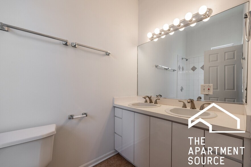 Building Photo - 2112 N Campbell Ave