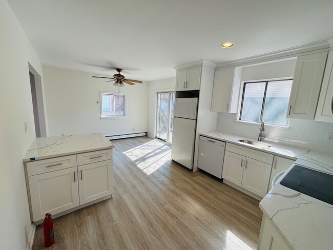 Building Photo - 21 Anstice St