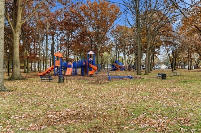 Building Photo - 25118 Lehigh St