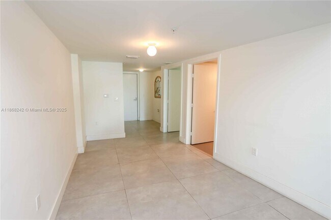 Building Photo - 6620 Indian Creek Dr
