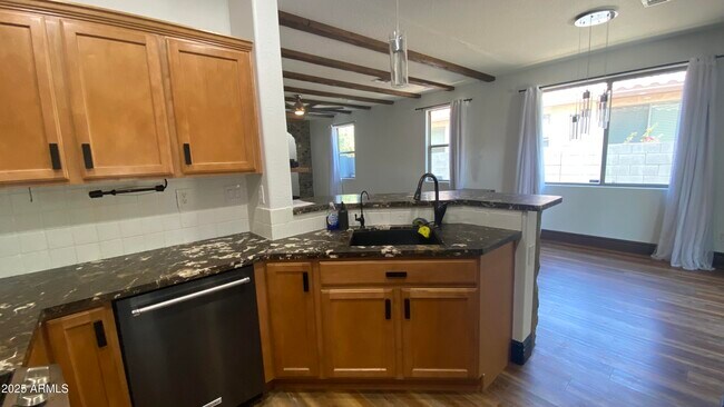 Building Photo - 39519 N White Tail Ln