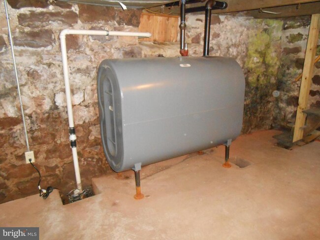 Building Photo - 169 Engle Ln