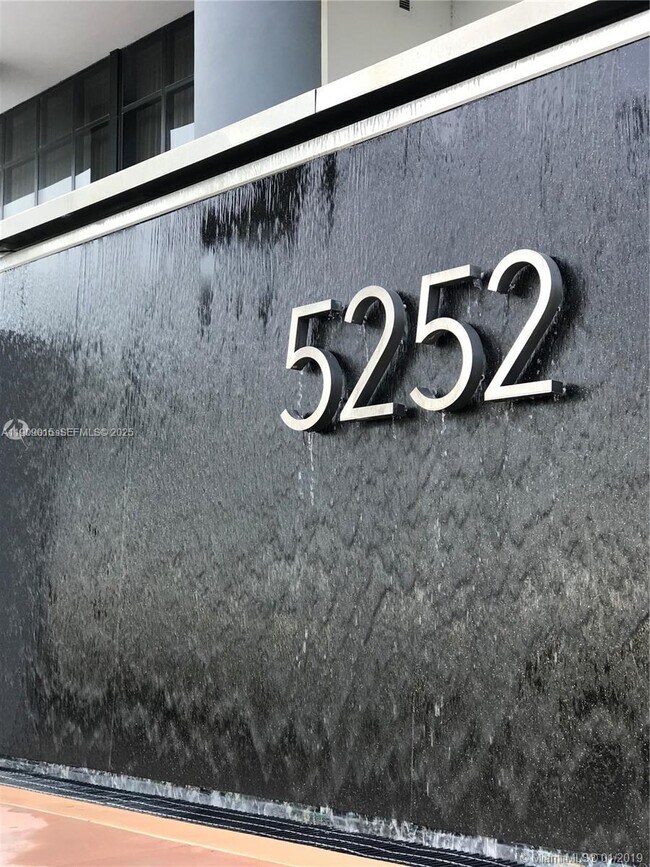 Building Photo - 5252 NW 85th Ave