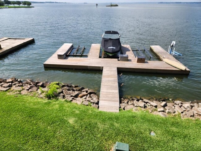 Primary Photo - 2110 Gunwale Cir