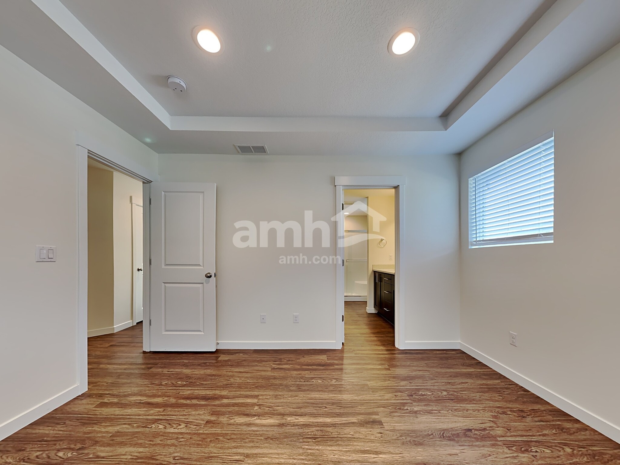 Building Photo - 1211 NE 12th St