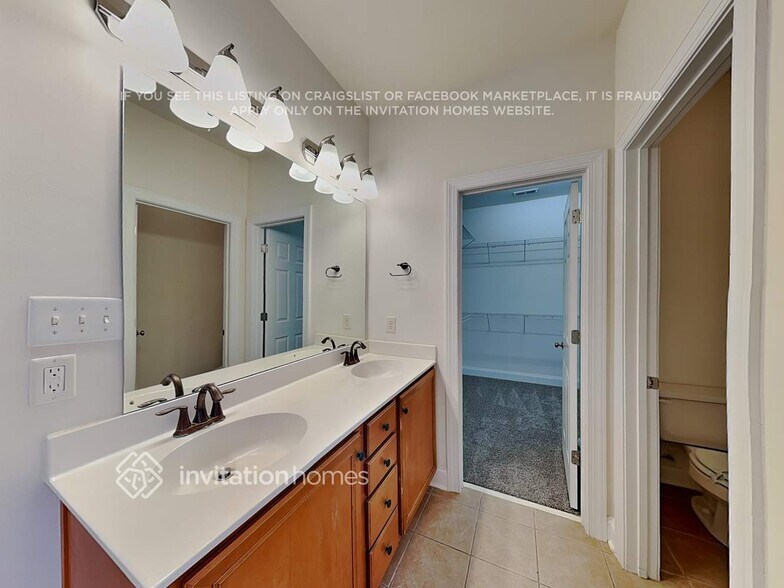 Building Photo - 6417 Hove Rd