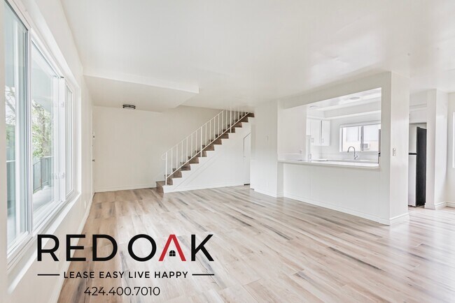 Building Photo - 10535 Lindley Ave