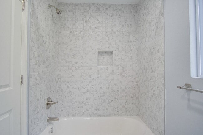 Building Photo - Updated 2BR/2BA Home Near Cordova Mall – Modern Updates & Convenient Location