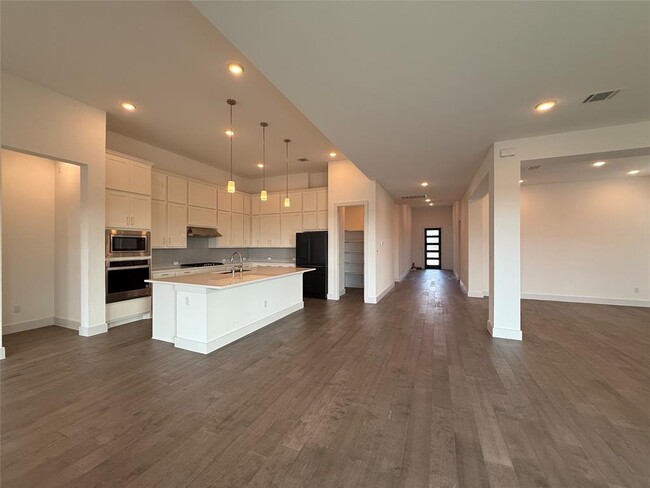 Building Photo - 1801 Cullera Dr