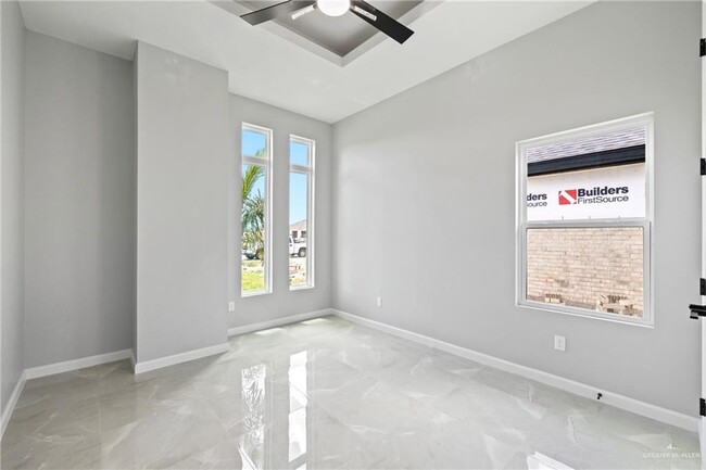 Building Photo - 8018 N 49th Ln
