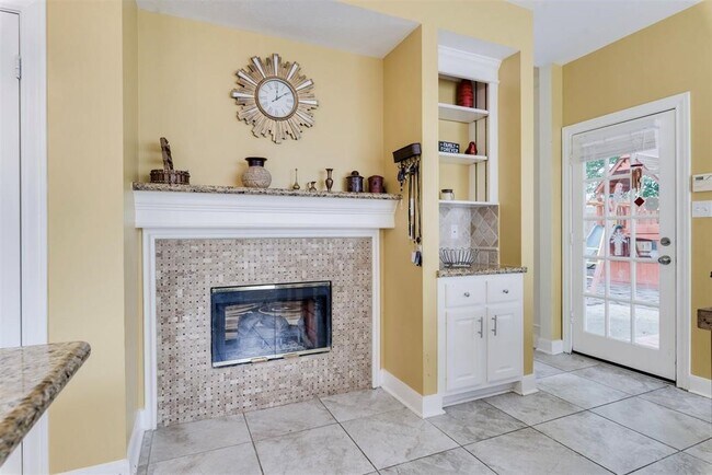 Building Photo - 14103 Heatherhill Pl