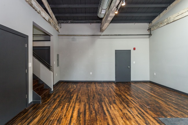 Building Photo - 1813 N Howard St