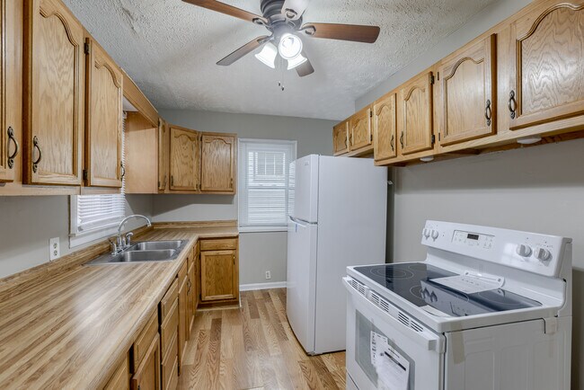 Building Photo - 3356 N 41st St