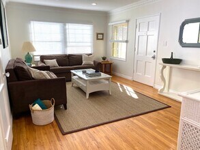 Building Photo - 1286 Devon Ave