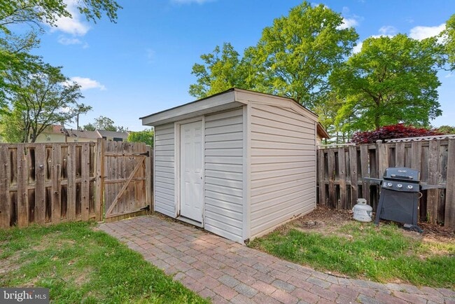 Building Photo - 9130 Bobwhite Cir