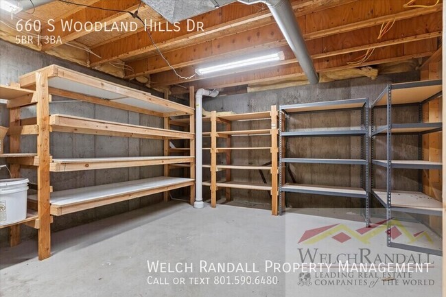 Building Photo - Spacious Single-Family Home in Woodland Hills