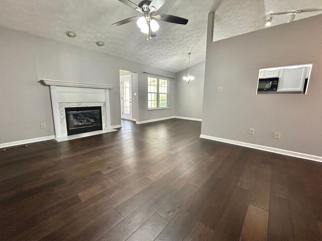 Building Photo - Beautiful 3 bedroom-plus bonus room-2 bath for rent!