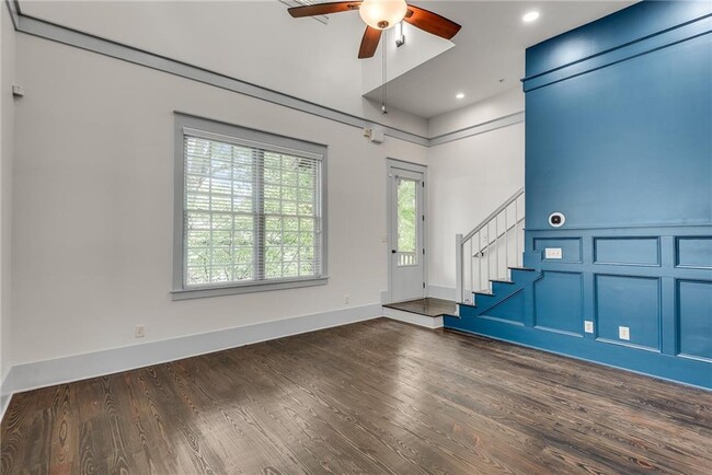 Building Photo - 3371 Dogwood Dr